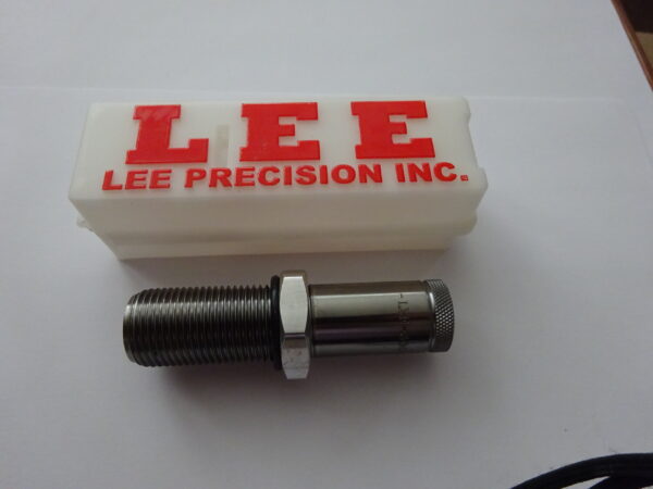 45-041 Lee 90441 300 win mag quick trim die (1) Lee Quick Trim Die 300 win mag