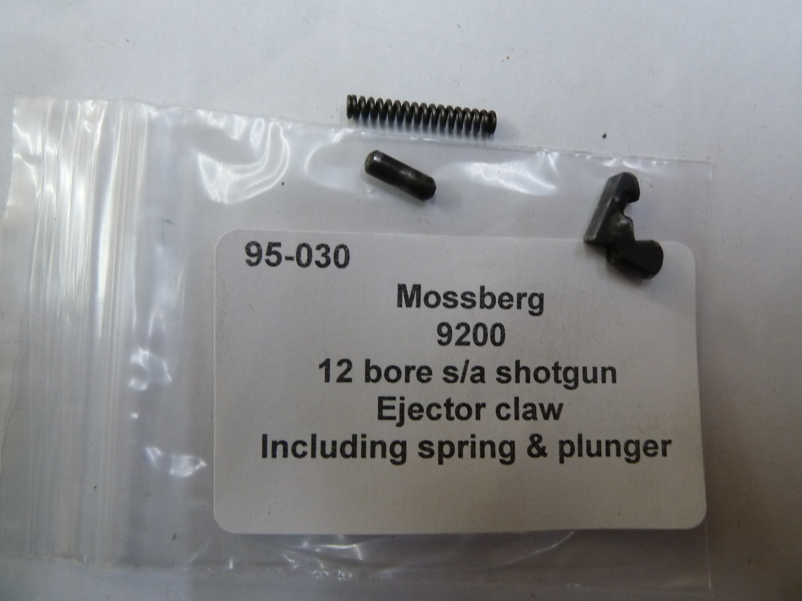 Mossberg 9200 shotgun ejector claw