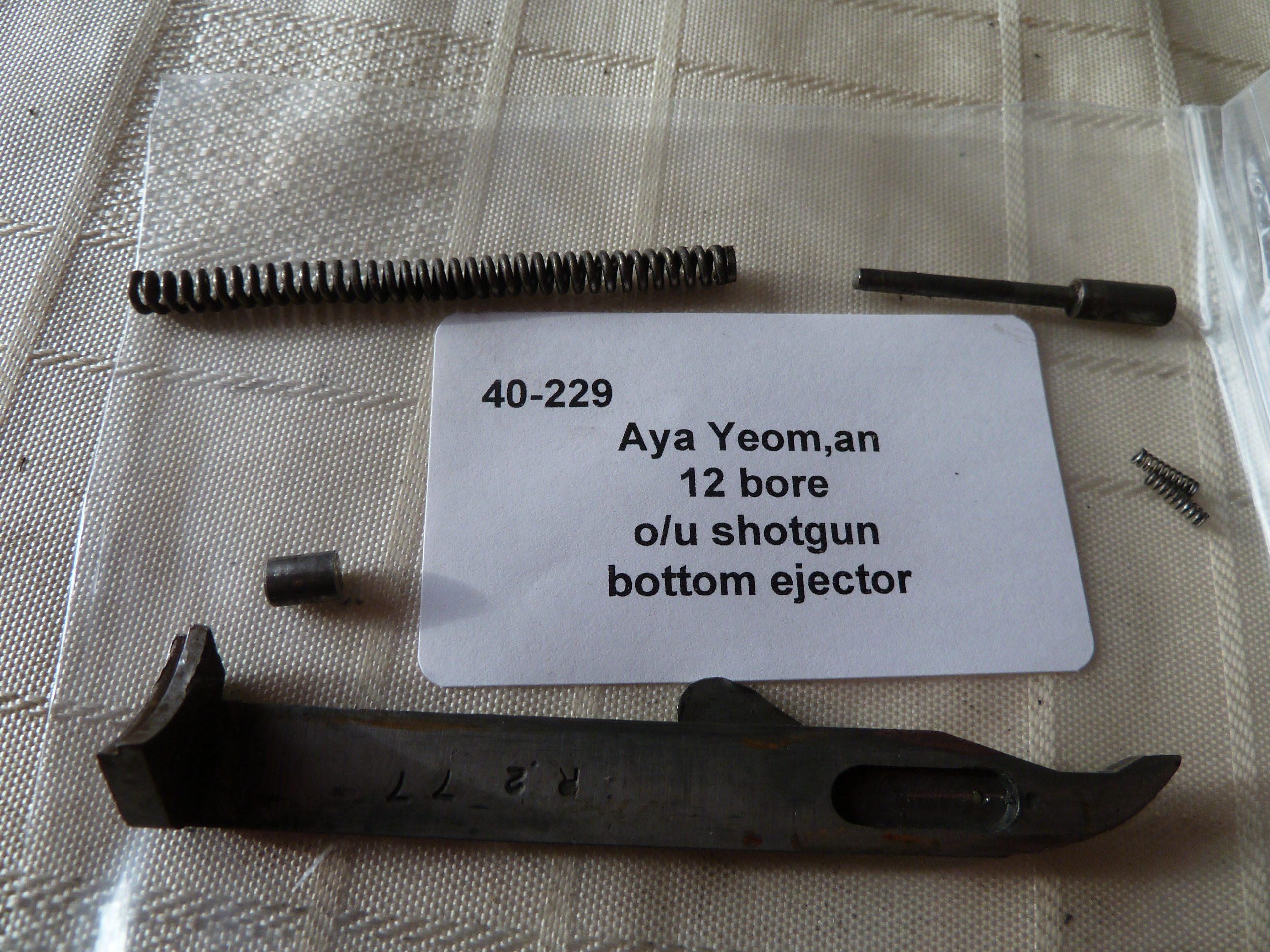 Aya Yeoman 12 gauge shotgun bottom ejector