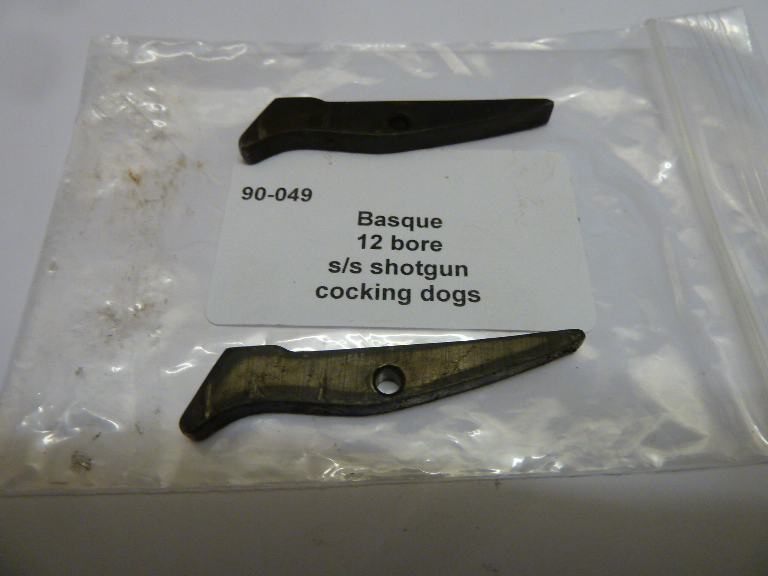 Basque 12 bore side by side shotgun cocking dogs